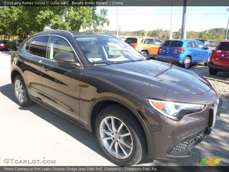 Front 3/4 View of 2019 Stelvio Ti Lusso AWD