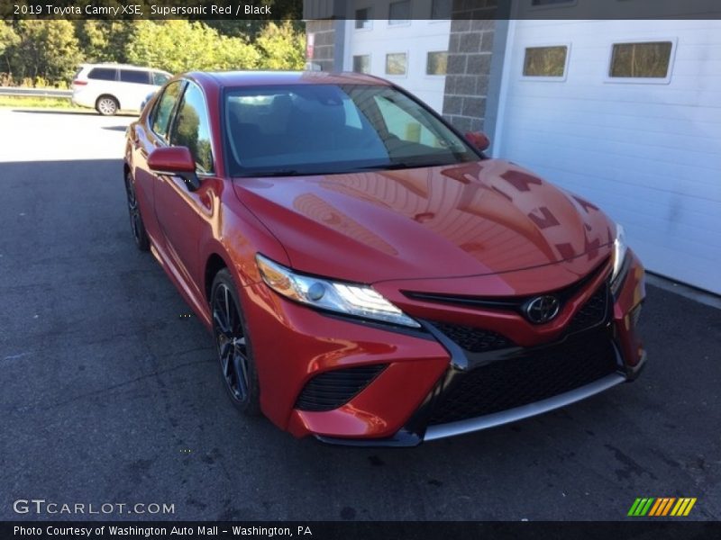 Front 3/4 View of 2019 Camry XSE