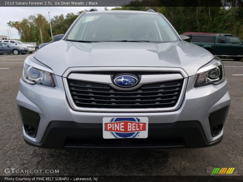 Ice Silver Metallic / Black 2019 Subaru Forester 2.5i