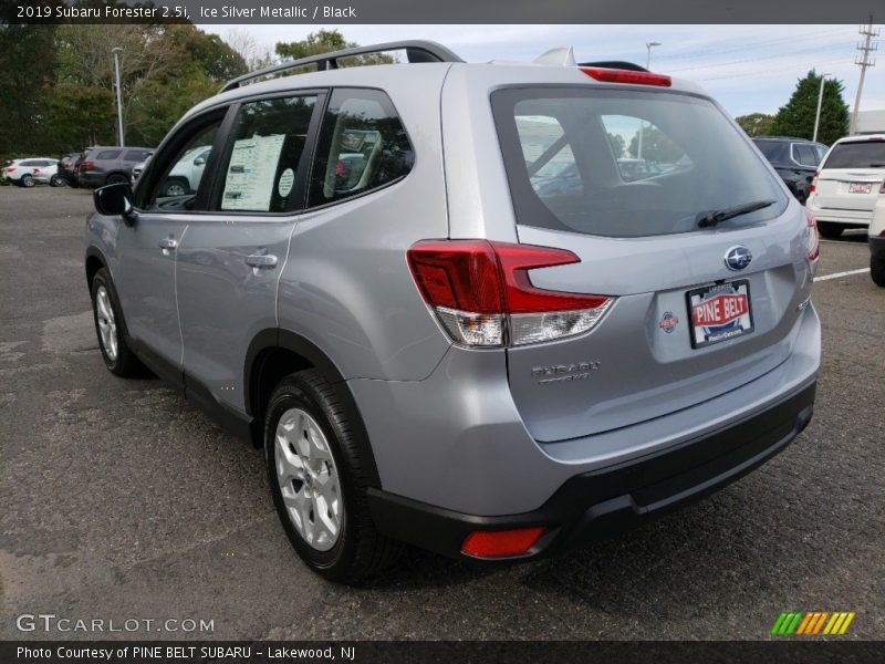 Ice Silver Metallic / Black 2019 Subaru Forester 2.5i