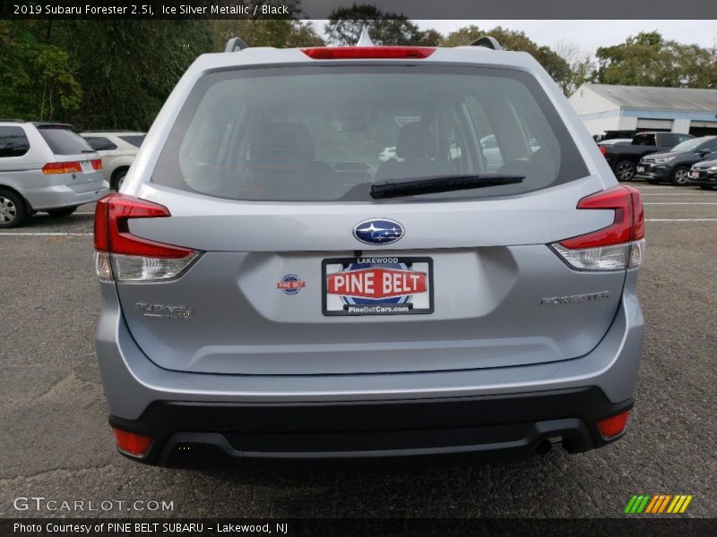 Ice Silver Metallic / Black 2019 Subaru Forester 2.5i