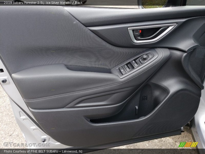 Ice Silver Metallic / Black 2019 Subaru Forester 2.5i