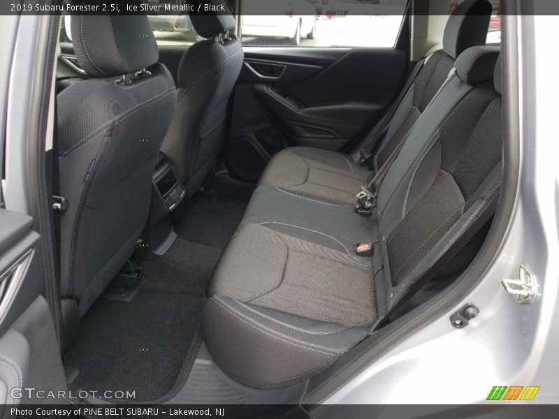 Ice Silver Metallic / Black 2019 Subaru Forester 2.5i