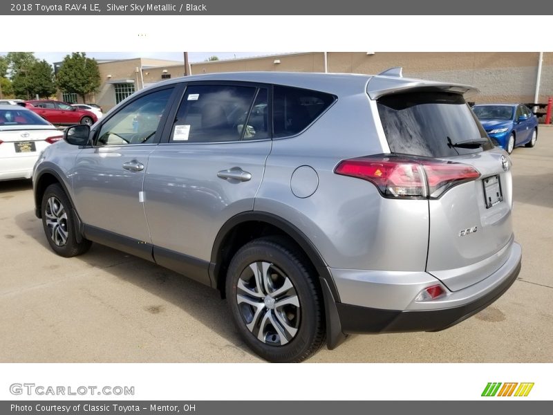 Silver Sky Metallic / Black 2018 Toyota RAV4 LE