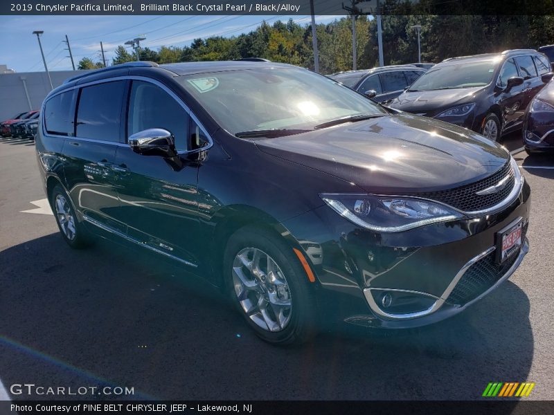 Brilliant Black Crystal Pearl / Black/Alloy 2019 Chrysler Pacifica Limited