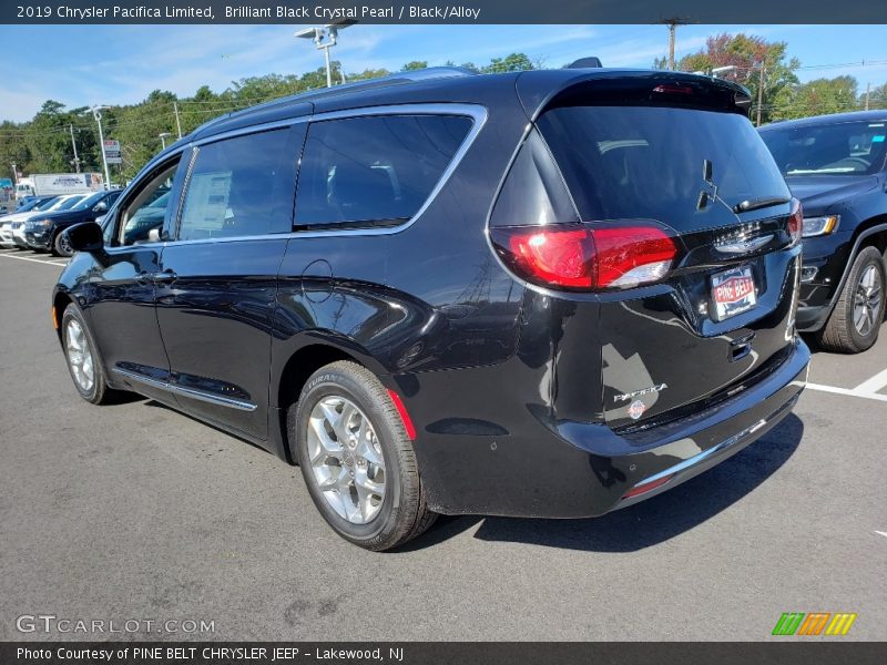 Brilliant Black Crystal Pearl / Black/Alloy 2019 Chrysler Pacifica Limited