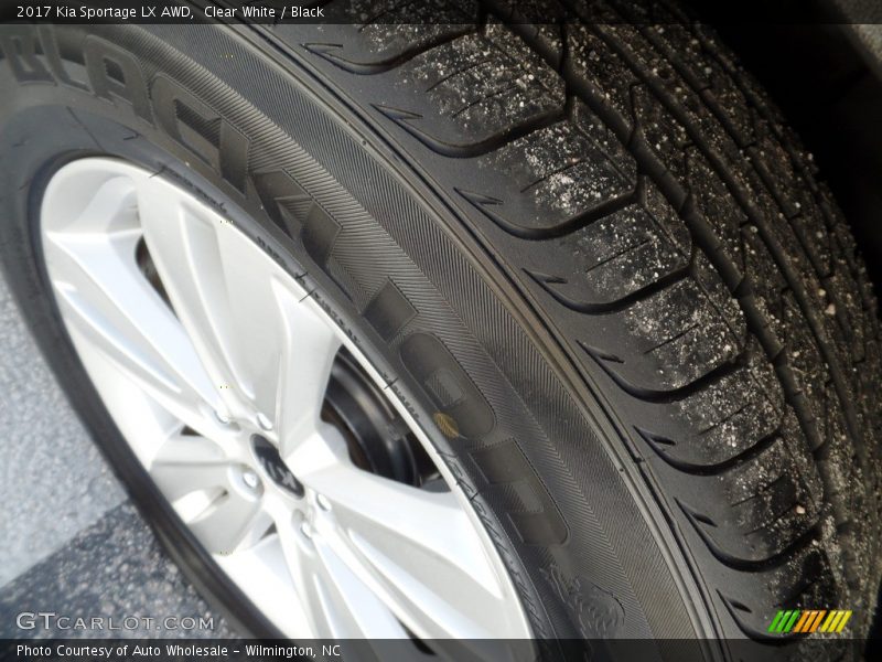 Clear White / Black 2017 Kia Sportage LX AWD