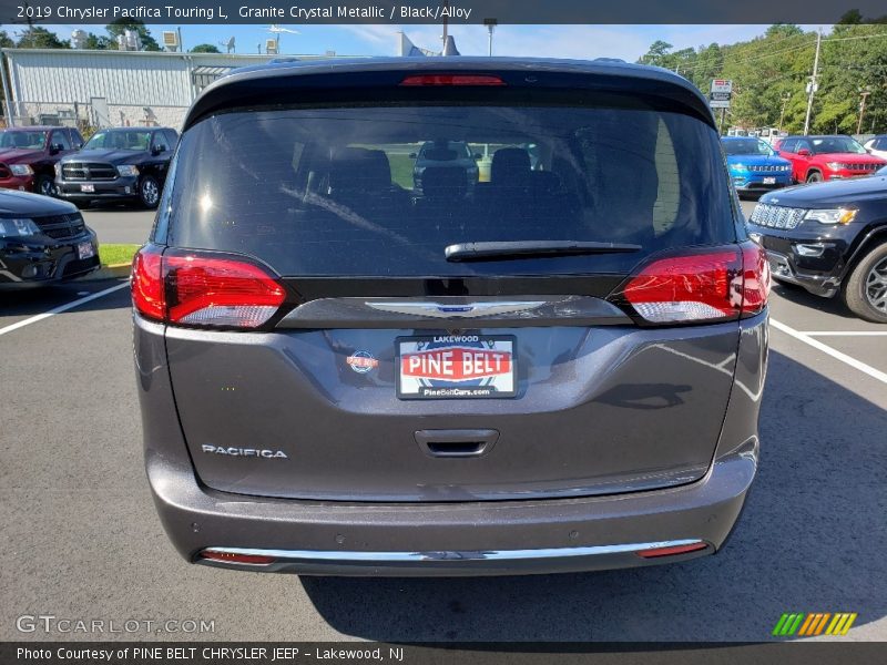 Granite Crystal Metallic / Black/Alloy 2019 Chrysler Pacifica Touring L