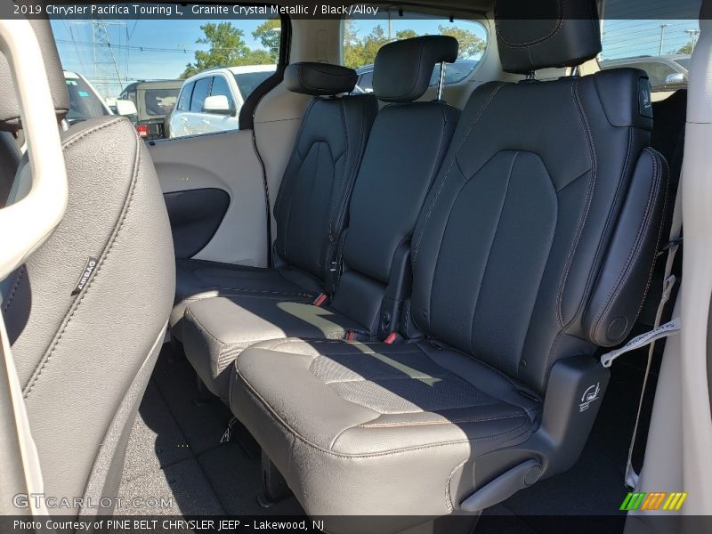 Granite Crystal Metallic / Black/Alloy 2019 Chrysler Pacifica Touring L