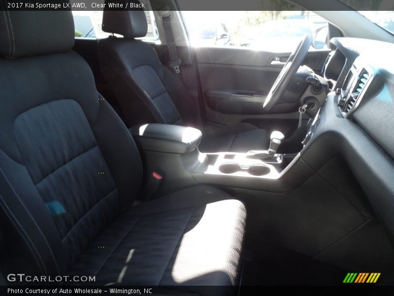 Clear White / Black 2017 Kia Sportage LX AWD