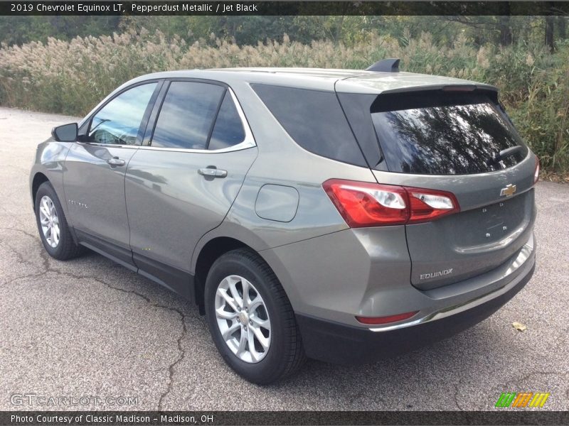 Pepperdust Metallic / Jet Black 2019 Chevrolet Equinox LT