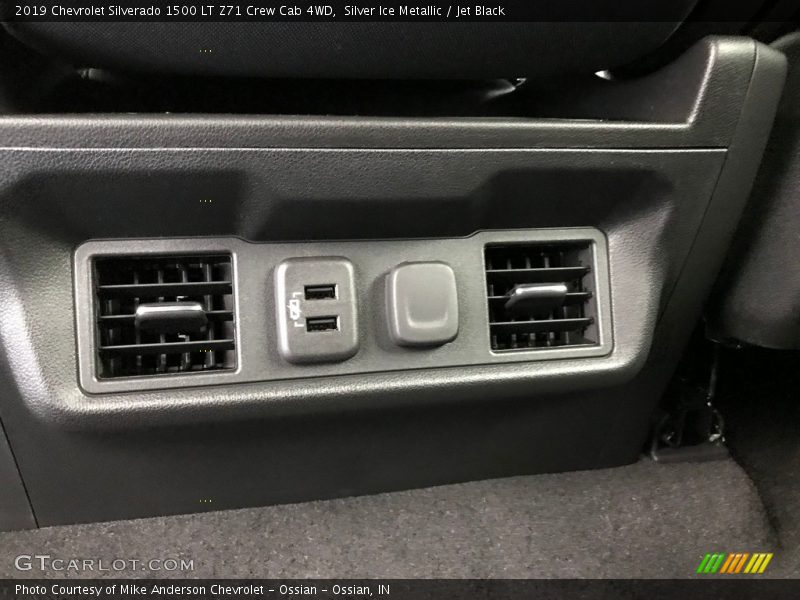 Silver Ice Metallic / Jet Black 2019 Chevrolet Silverado 1500 LT Z71 Crew Cab 4WD