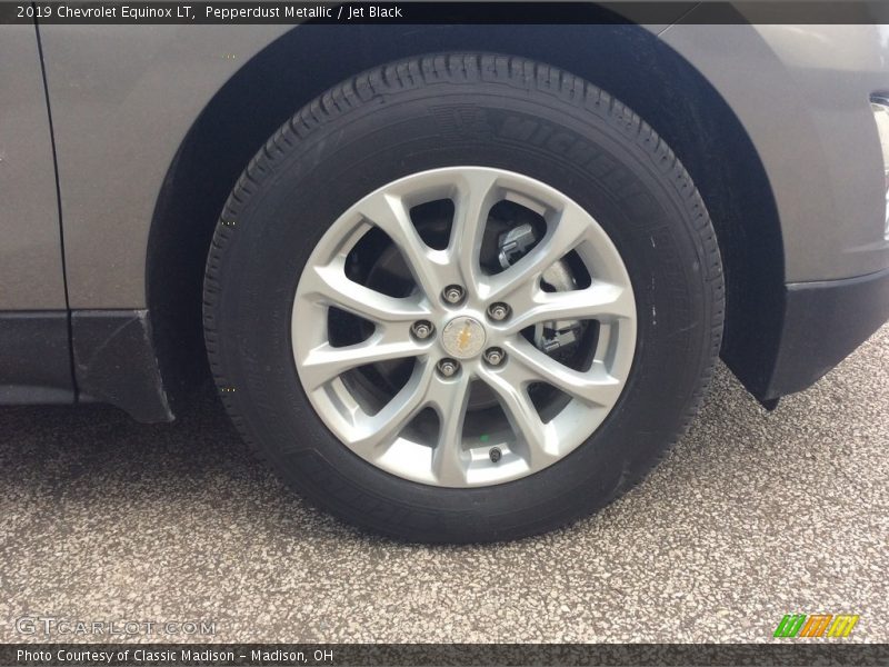 Pepperdust Metallic / Jet Black 2019 Chevrolet Equinox LT