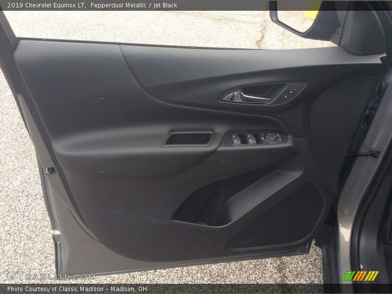 Pepperdust Metallic / Jet Black 2019 Chevrolet Equinox LT