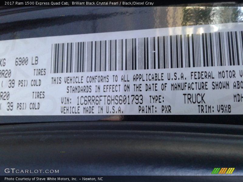 Brilliant Black Crystal Pearl / Black/Diesel Gray 2017 Ram 1500 Express Quad Cab
