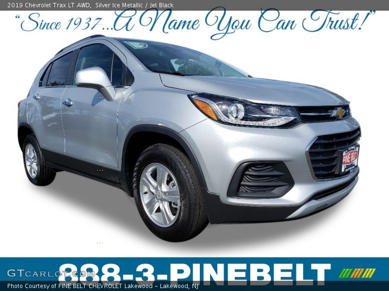 Silver Ice Metallic / Jet Black 2019 Chevrolet Trax LT AWD