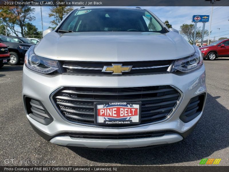 Silver Ice Metallic / Jet Black 2019 Chevrolet Trax LT AWD