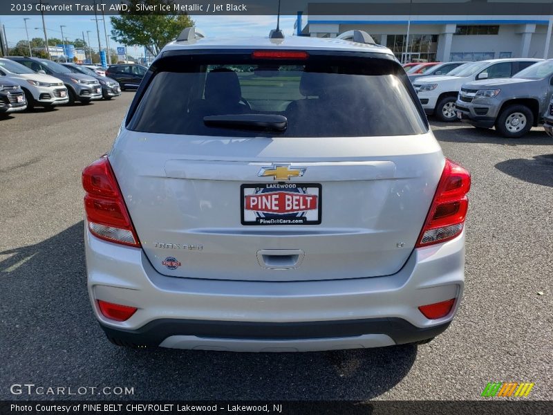 Silver Ice Metallic / Jet Black 2019 Chevrolet Trax LT AWD