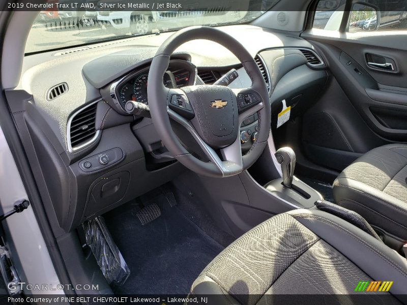Silver Ice Metallic / Jet Black 2019 Chevrolet Trax LT AWD