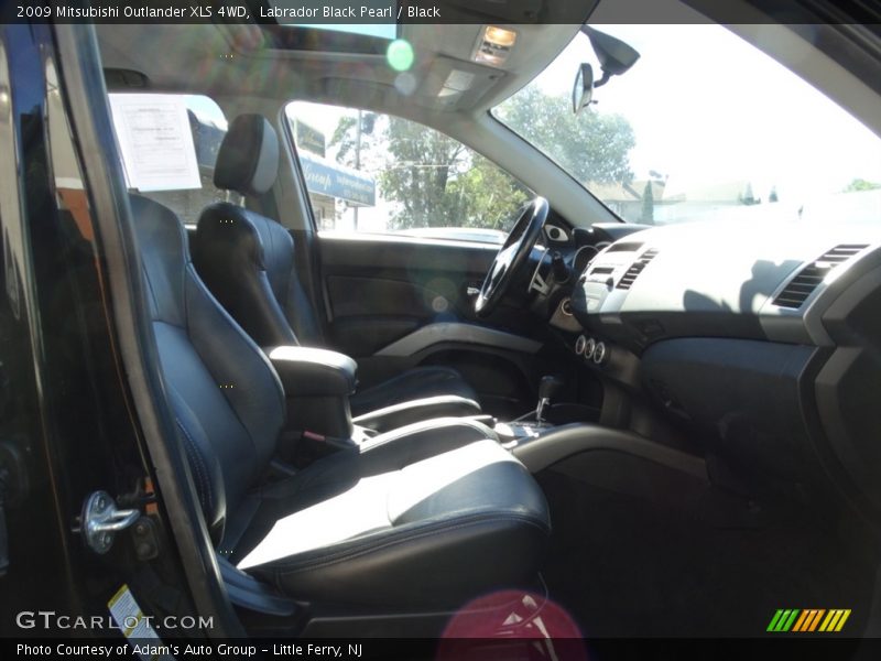 Labrador Black Pearl / Black 2009 Mitsubishi Outlander XLS 4WD