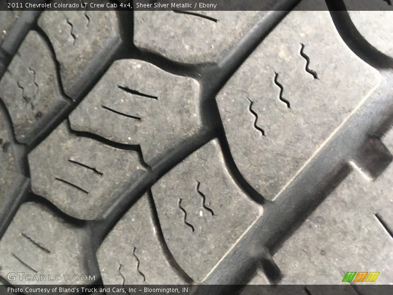Sheer Silver Metallic / Ebony 2011 Chevrolet Colorado LT Crew Cab 4x4
