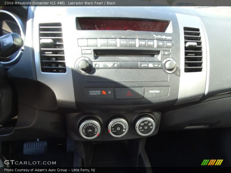 Labrador Black Pearl / Black 2009 Mitsubishi Outlander XLS 4WD