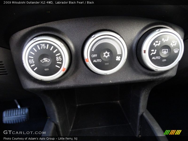 Labrador Black Pearl / Black 2009 Mitsubishi Outlander XLS 4WD