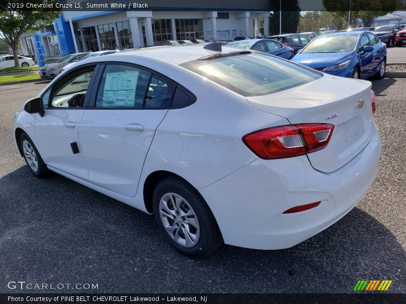 Summit White / Black 2019 Chevrolet Cruze LS
