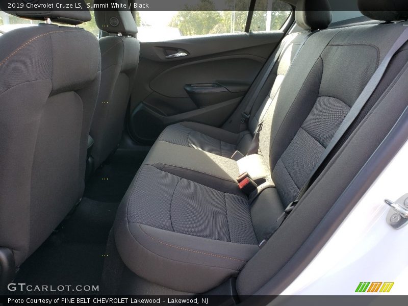 Summit White / Black 2019 Chevrolet Cruze LS