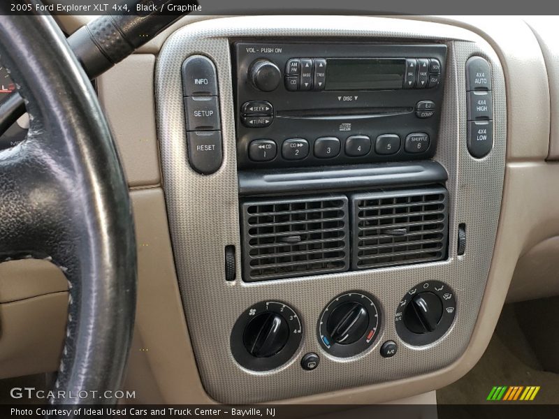 Black / Graphite 2005 Ford Explorer XLT 4x4