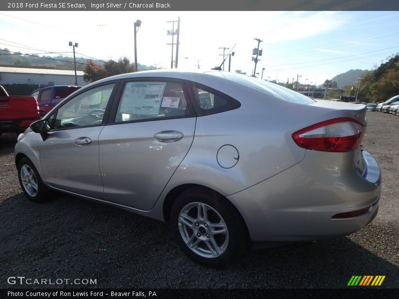 Ingot Silver / Charcoal Black 2018 Ford Fiesta SE Sedan