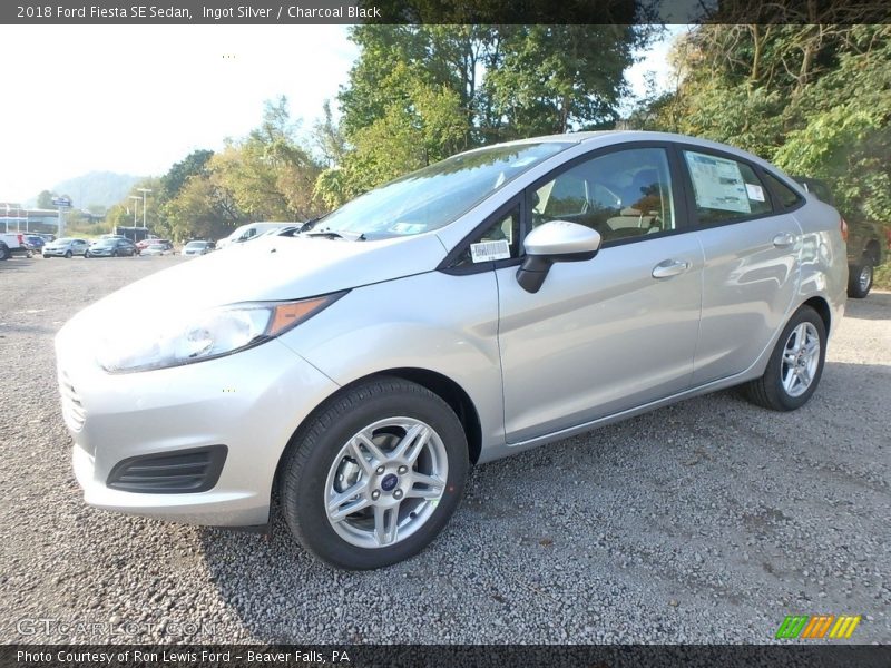 Ingot Silver / Charcoal Black 2018 Ford Fiesta SE Sedan