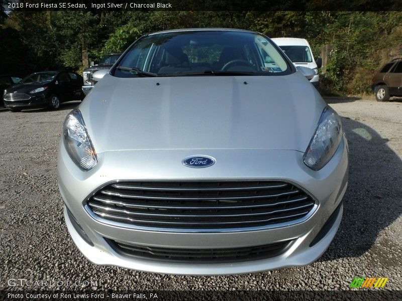 Ingot Silver / Charcoal Black 2018 Ford Fiesta SE Sedan