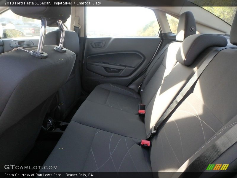 Ingot Silver / Charcoal Black 2018 Ford Fiesta SE Sedan