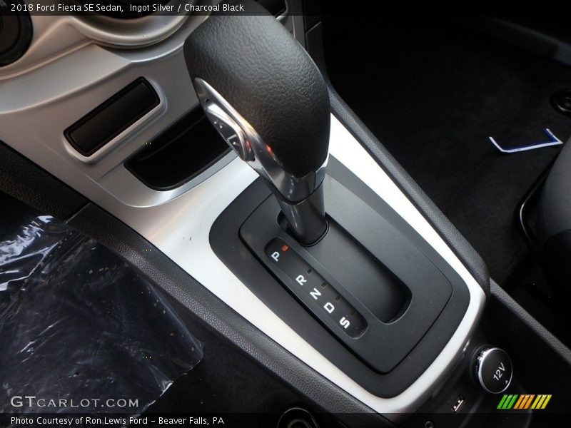 Ingot Silver / Charcoal Black 2018 Ford Fiesta SE Sedan
