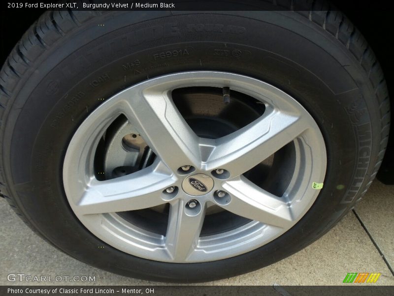 Burgundy Velvet / Medium Black 2019 Ford Explorer XLT
