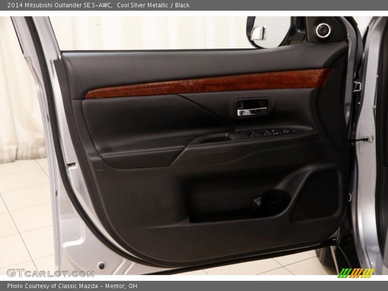 Cool Silver Metallic / Black 2014 Mitsubishi Outlander SE S-AWC