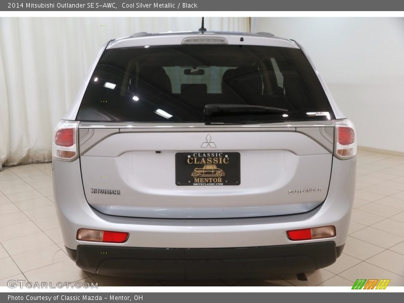Cool Silver Metallic / Black 2014 Mitsubishi Outlander SE S-AWC