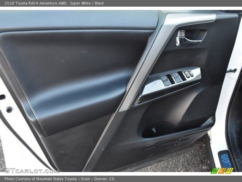 Super White / Black 2018 Toyota RAV4 Adventure AWD