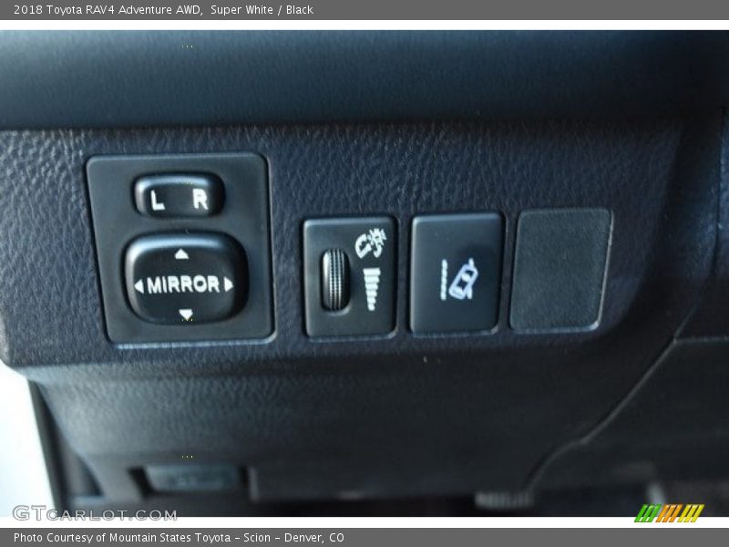 Super White / Black 2018 Toyota RAV4 Adventure AWD