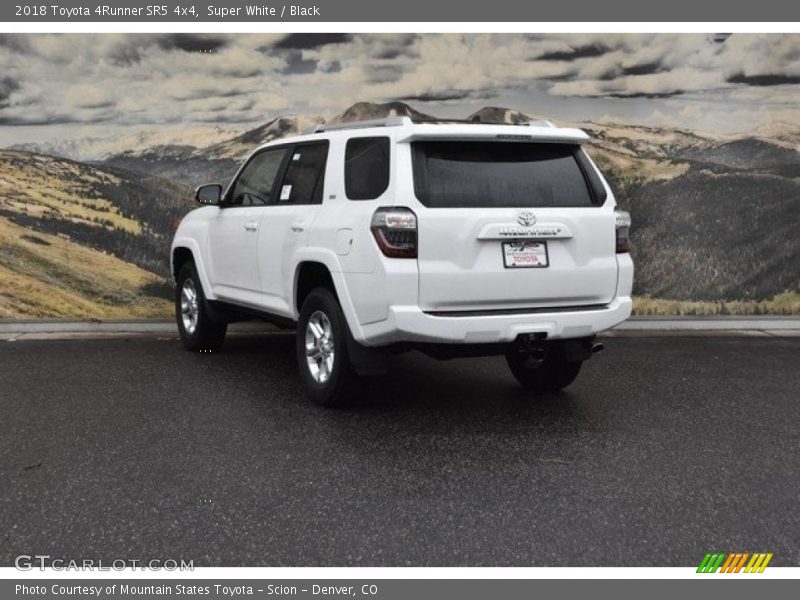 Super White / Black 2018 Toyota 4Runner SR5 4x4