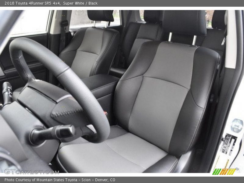Super White / Black 2018 Toyota 4Runner SR5 4x4