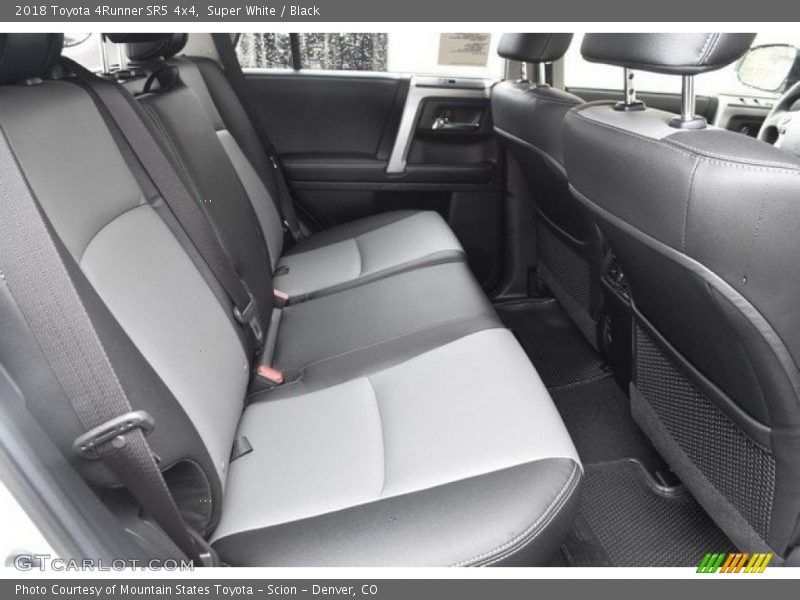 Super White / Black 2018 Toyota 4Runner SR5 4x4