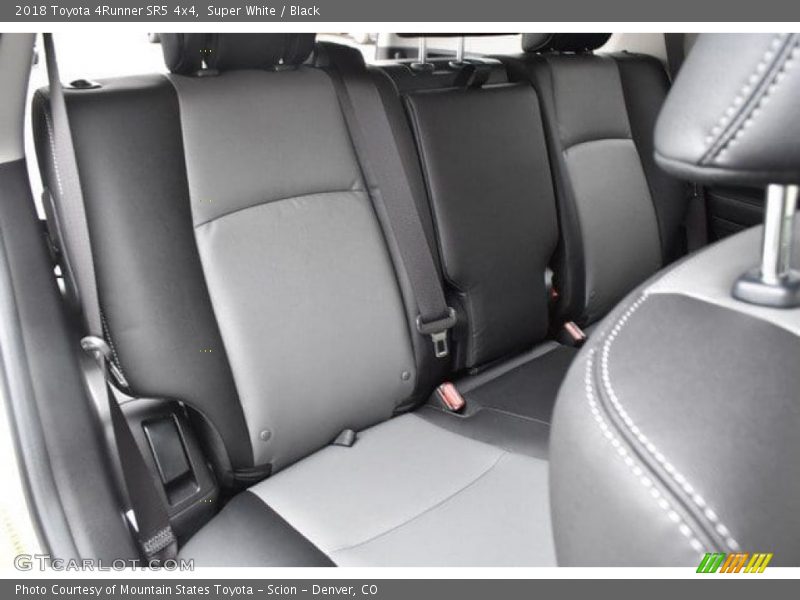 Super White / Black 2018 Toyota 4Runner SR5 4x4