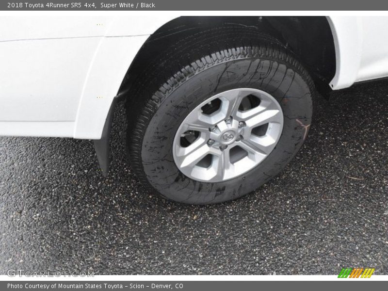 Super White / Black 2018 Toyota 4Runner SR5 4x4