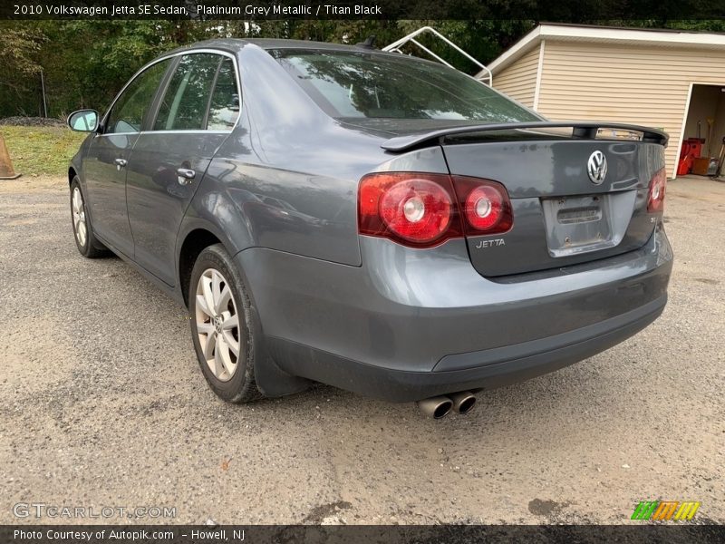 Platinum Grey Metallic / Titan Black 2010 Volkswagen Jetta SE Sedan