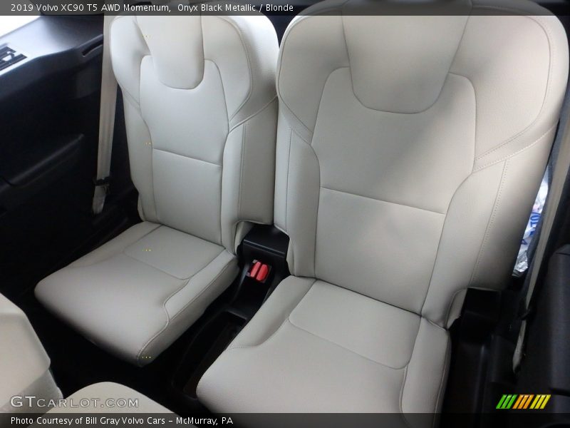 Rear Seat of 2019 XC90 T5 AWD Momentum