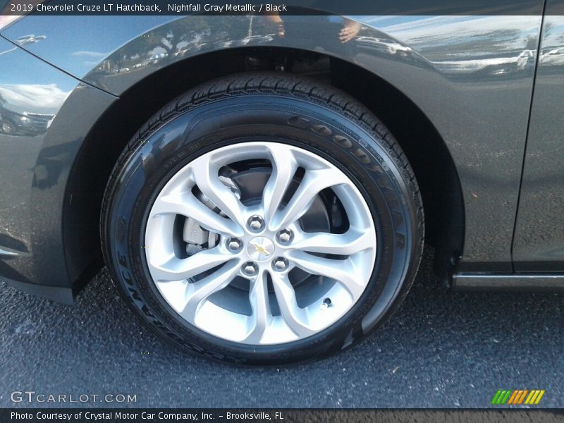 Nightfall Gray Metallic / Black 2019 Chevrolet Cruze LT Hatchback