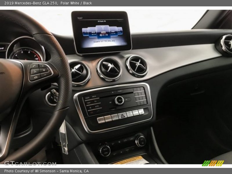 Polar White / Black 2019 Mercedes-Benz GLA 250