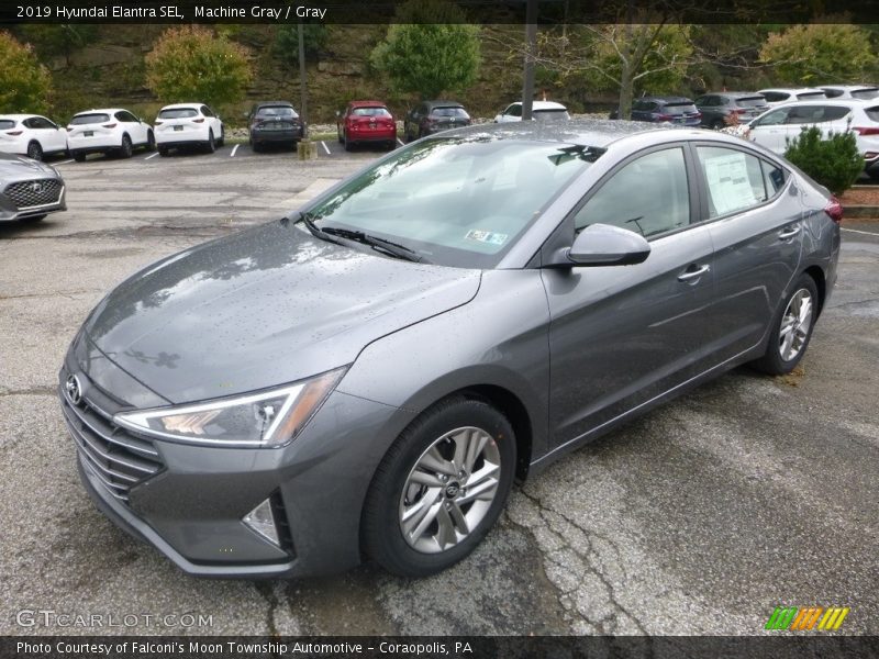 Front 3/4 View of 2019 Elantra SEL